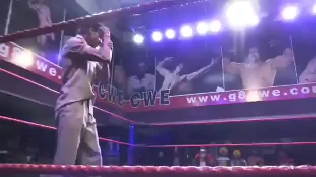 हरभजन सिंह ने WWE के पूर्व चैंपियन ग्रेट खली की एकेडमी में रेसलर को जड़ा थप्पड़। #harbhajan #khali