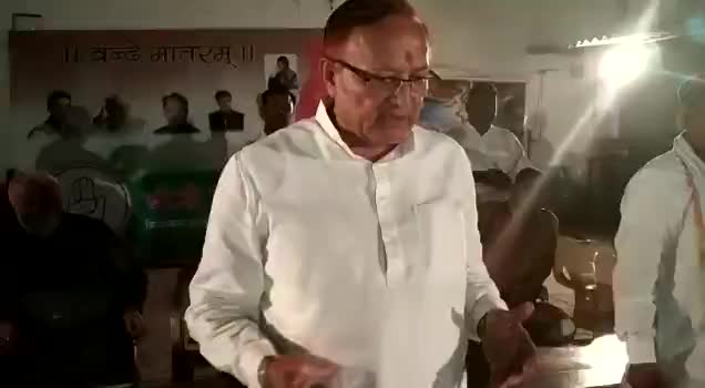 कैबिनेट मंत्री #BD_Kalla ने देशी अंदाज़ में किया मोदी के ज़ुमलों पर कटाक्ष, लोकतंत्र होगा बचाना #bikaner #elections2019
