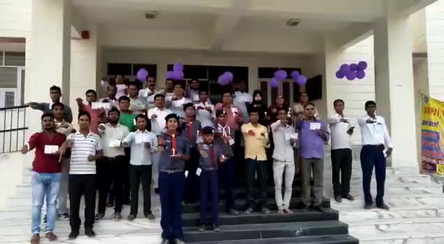 #खंडेला में #सतरंगी सप्ताह के पहले दिन हुआ #दीपदान कार्यक्रम, #सजाई #रंगोली, #मतदान अनिवार्य रूप से करने की ली #शपथ