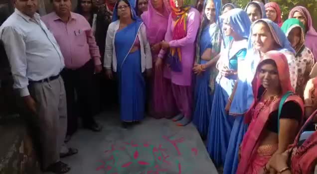 सीकर के #खंडेला में #सतरंगी सप्ताह के अंतर्गत आयोजित मतदाता जागरूकता कार्यक्रम में शत-प्रतिशत मतदान के लिए किया प्रेरित