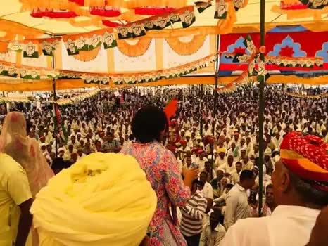 कांग्रेस प्रत्याशी ज्योति मिर्धा ने जायल विधानसभा क्षेत्र में मांगे वोट। #inc #election2019