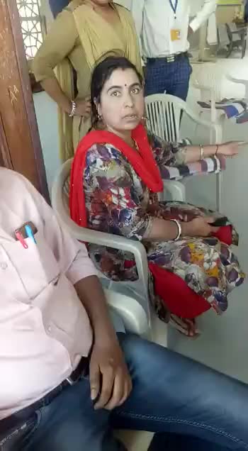 सीकर मुस्लिम गर्ल्स स्कूल में नंदकिशोर महरिया ने बीएलओ कविता  के साथ कि बदसलूकी 
#18 #17 #15 #2007blast ﻿@jan