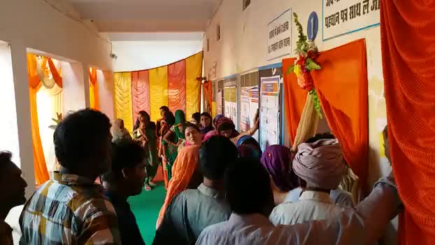 #संगरिया-  #गंगानगर लोकसभा सीट के लिए मतदान शुरू #युवाओं में दिखा खासा उत्साह #सुबह ही मतदान केंद्रों पर लगी लाईन