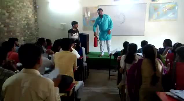 घडसाना#कोचिंग सेन्टर मे अग्निशमन यंत्र की जानकारी दी