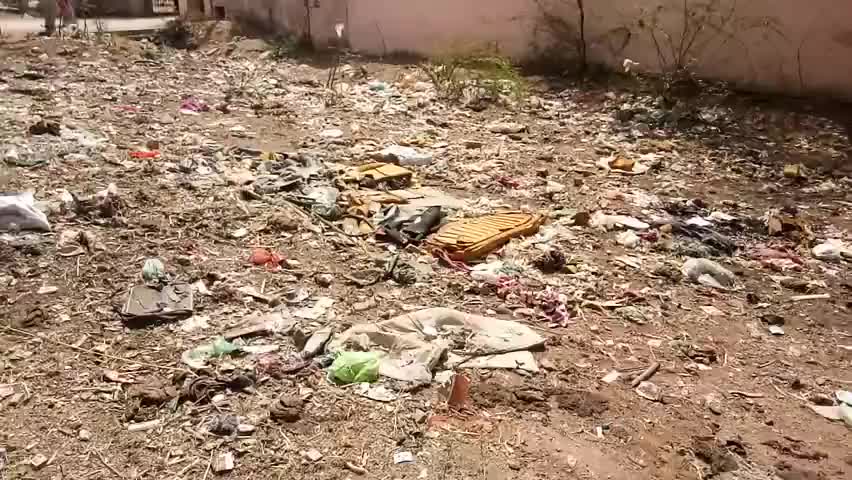 #shivganj #शिवगंज तहसील क्षेत्र में गंदगी का लगा हुआ है अम्बार , 
#reporterliyakatali #liyakatalisirohi